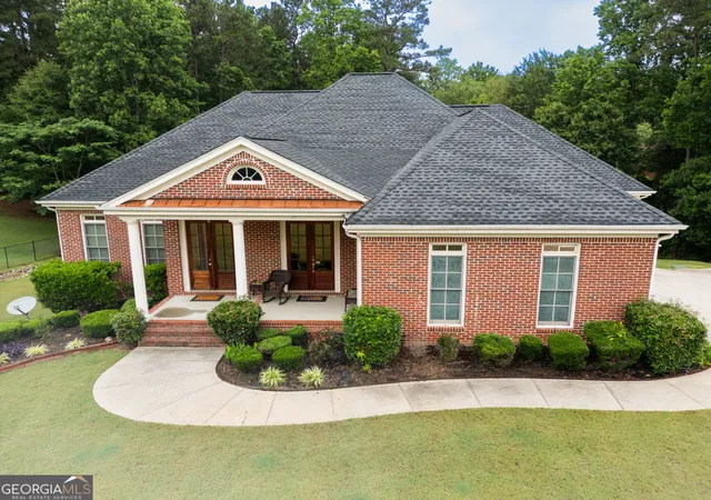 Photo 4 of Single family home for sale at 3924 Hershel Dr, Douglasville, GA 30134 | MLS# 10881627 | Listing updated on 2026-10-30