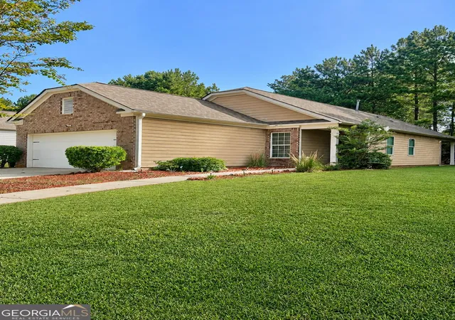 Photo 1 of Single family home for sale at 230 River Meadow Dr, Lagrange, GA 30241 | MLS# 10835124 | Listing updated on 2026-09-14