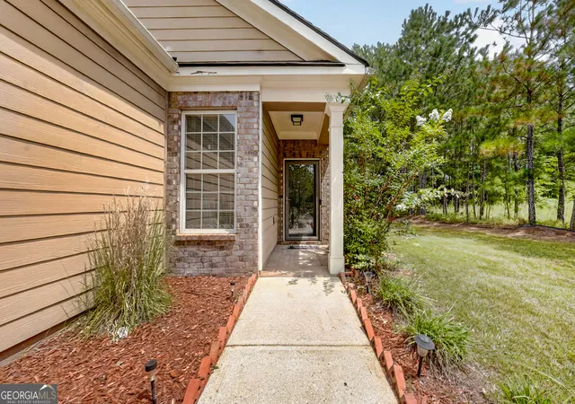 Photo 2 of Single family home for sale at 230 River Meadow Dr, Lagrange, GA 30241 | MLS# 10835124 | Listing updated on 2026-09-14