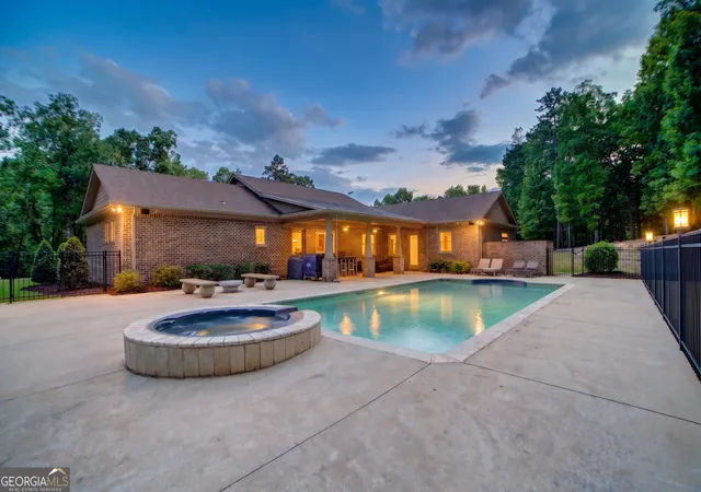 2nd image of 610 Kings Bridge Rd Sw, Cave Spring, GA 30124 | MLS# 10769809
