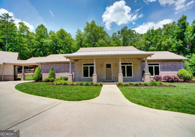 Photo 3 of Single family home for sale at 610 Kings Brg Rd SW, Cave Spring, GA 30124 | MLS# 10769809 | Listing updated on 2026-06-05