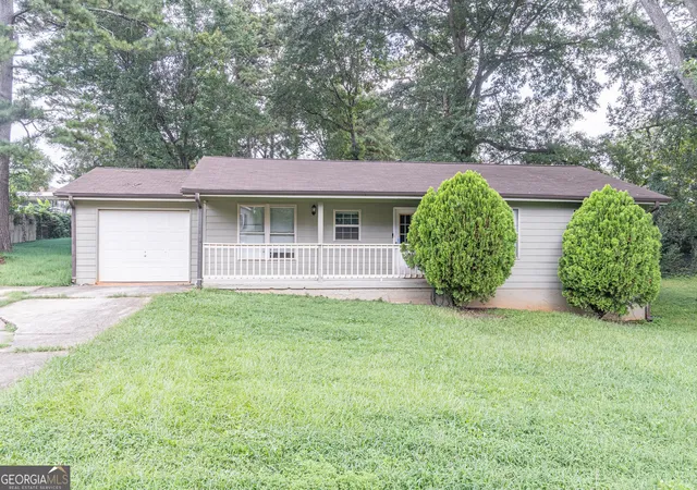 Photo 2 of Single family home for sale at 950 Doeskin Dr Nw, Conyers, GA 30012 | MLS# 10823160 | Listing updated on 2026-09-18