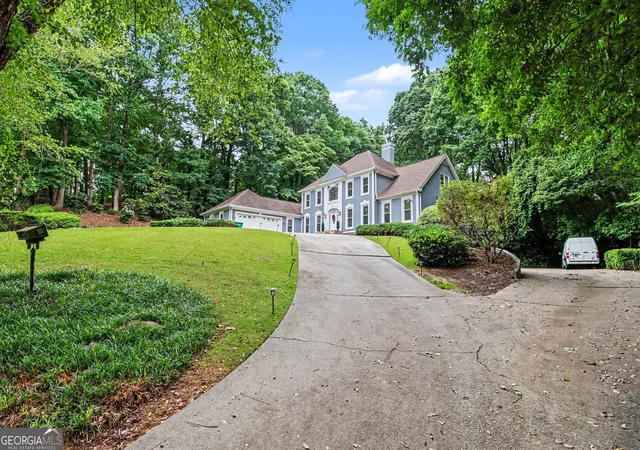 3rd image of 590 Valley Hall Dr, Atlanta, GA 30350 | MLS# 10760610