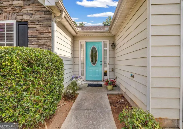 Photo 3 of Single family home for sale at 420 Stone Ridge Way, Covington, GA 30016 | MLS# 10816384 | Listing updated on 2026-08-17