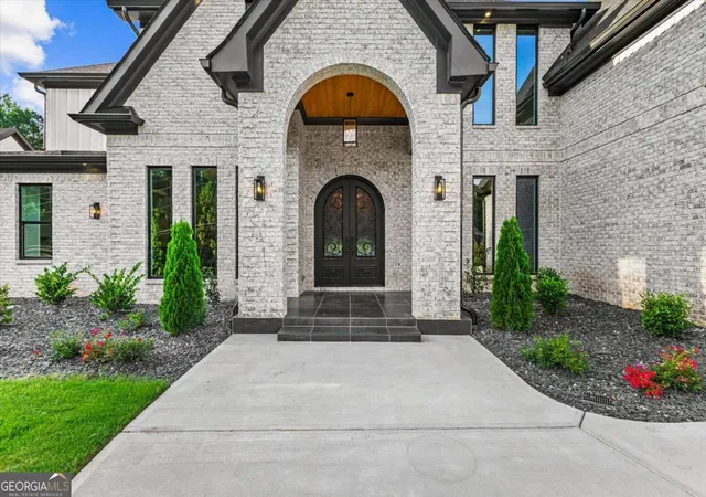 Photo 2 of Mansion for sale at 681 Old Peachtree Rd, Lawrenceville, GA 30043 | MLS# 10794749 | Listing updated on 2026-09-19