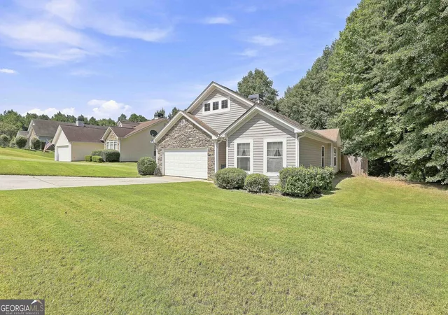 3rd image of 118 Meadowbrook Ln, Grantville, GA 30220 | MLS# 10827939