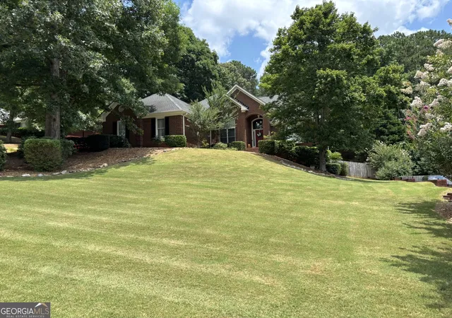 Single family home for sale at 850 Ivy Ridge Dr, Loganville, GA 30052 | MLS# 10798680