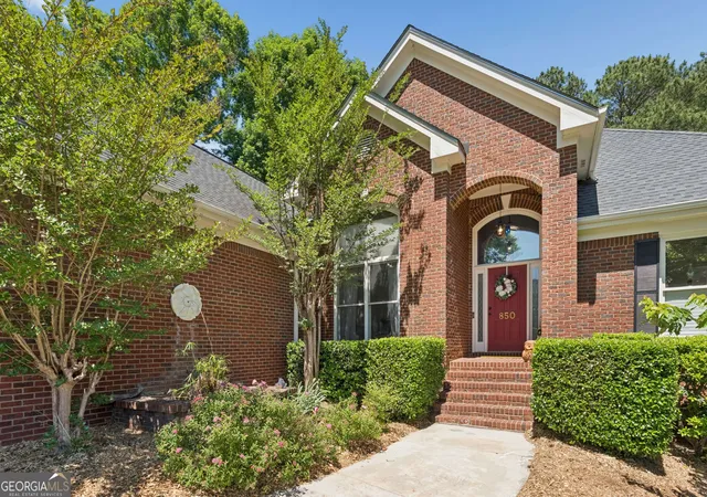 Photo 3 of Single family home for sale at 850 Ivy Ridge Dr, Loganville, GA 30052 | MLS# 10798680 | Listing updated on 2026-10-23