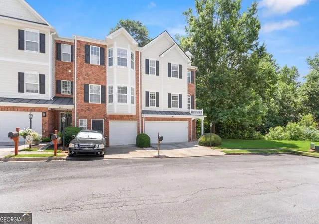 Photo 3 of Townhouse for sale at 446 Sandtrap Ln, Buford, GA 30518 | MLS# 10830333 | Listing updated on 2026-09-04