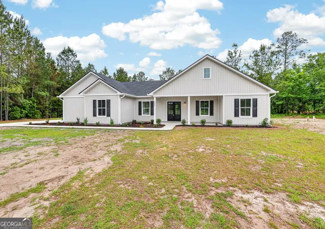 Homes for sale in Waynesville, GA | 121 Bartram Loop, Waynesville, GA 31566 | MLS# 10758244