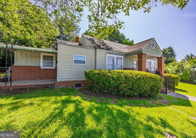 3rd image of 825 Maple St, Macon, GA 31201 | MLS# 10809607