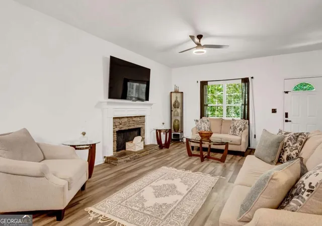 Photo 3 of Single family home for sale at 2810 Imperial Dr, Cumming, GA 30041 | MLS# 10829965 | Listing updated on 2026-09-03