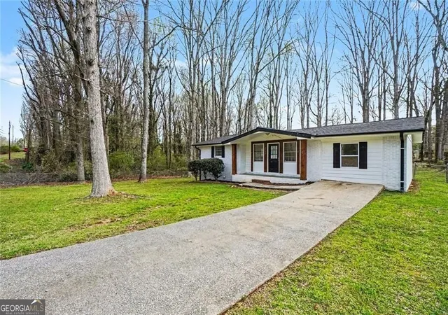 Photo 2 of Single family home for sale at 2116 Terry Ln, Douglasville, GA 30135 | MLS# 10713328 | Listing updated on 2026-09-10