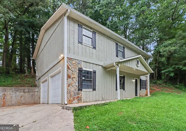 Photo 2 of Single family home for sale at 5487 Hall Cir, Union City, GA 30291 | MLS# 10807690 | Listing updated on 2026-08-16