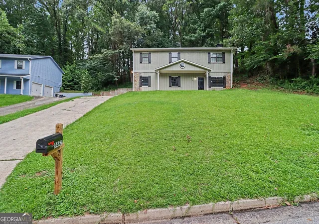 Photo 3 of Single family home for sale at 5487 Hall Cir, Union City, GA 30291 | MLS# 10807690 | Listing updated on 2026-08-16