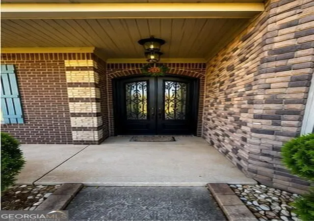 3rd image of 2202 Golden Eagle Dr, Locust Grove, GA 30248 | MLS# 10818016