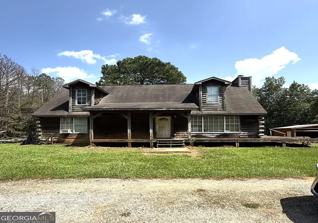 Photo 3 of Single family home for sale at 2018 Star Point Rd, Carrollton, GA 30116 | MLS# 10828088 | Listing updated on 2026-10-08