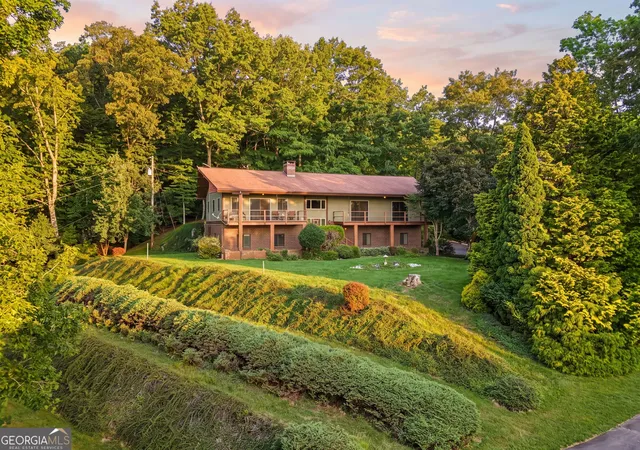 Photo 2 of Single family home for sale at 1135 Daves Crk Rd, Franklin, NC 28734 | MLS# 10829750 | Listing updated on 2026-09-03