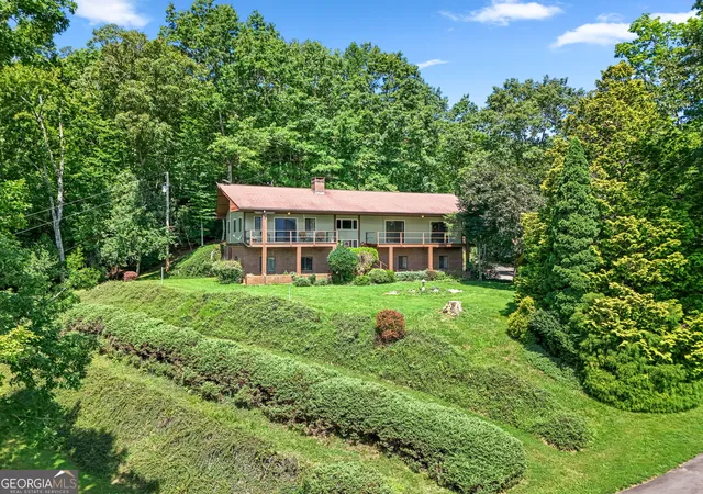 Photo 3 of Single family home for sale at 1135 Daves Crk Rd, Franklin, NC 28734 | MLS# 10829750 | Listing updated on 2026-09-03