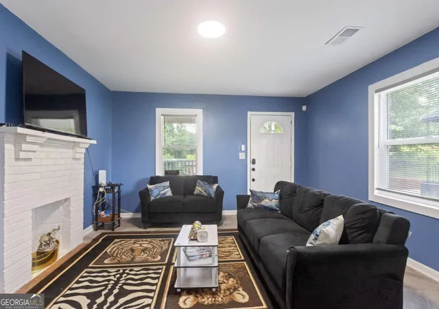 Photo 3 of Multi family home for sale at 537 W Lake Ave Nw, Atlanta, GA 30318 | MLS# 10807039 | Listing updated on 2026-09-20