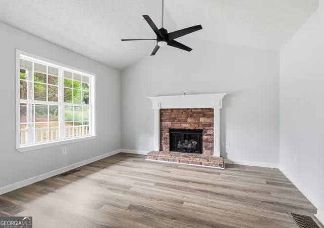 Photo 3 of Single family home for sale at 31 Stiles Ct Sw, Cartersville, GA 30120 | MLS# 10809705 | Listing updated on 2026-09-06