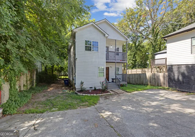 Listing Photo 3 - Condo for sale in building located at 2142 M L King Jr Dr SW, Atlanta, GA 30310