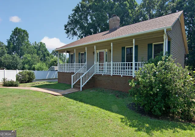 Homes for sale in Townville, SC | 108 Windy Pt N, Townville, SC 29689 | MLS# 10797555
