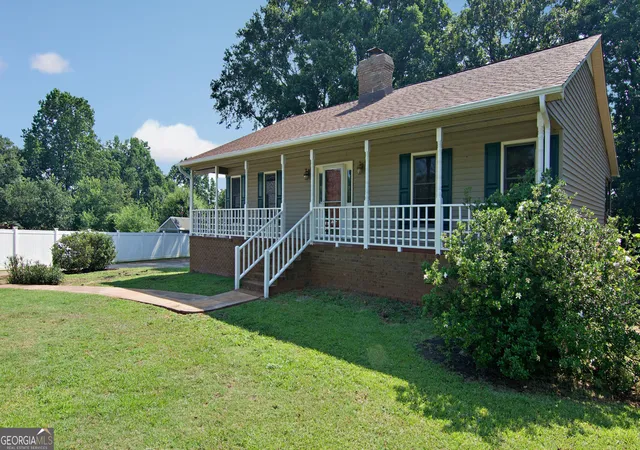 Homes for sale in Townville, SC | 108 Windy Pt N, Townville, SC 29689 | MLS# 10797555