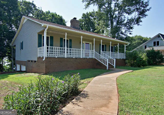 Homes for sale in Townville, SC | 108 Windy Pt N, Townville, SC 29689 | MLS# 10797555