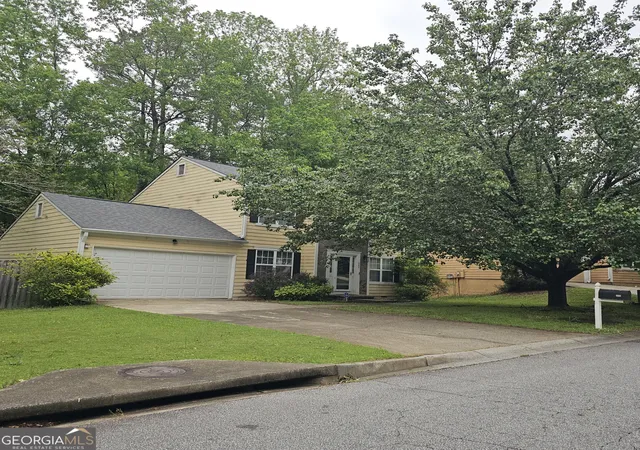 Photo 2 of Single family home for sale at 840 Revena Dr, Austell, GA 30168 | MLS# 10797684 | Listing updated on 2026-09-14
