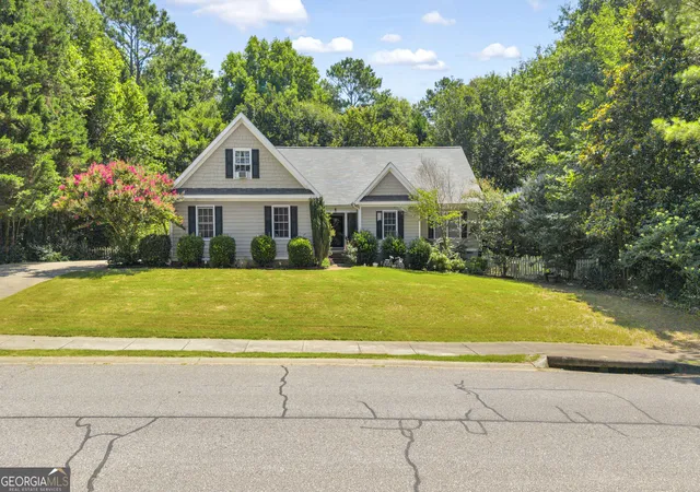 Single family home for sale at 905 Daisy Ln, Athens, GA 30605 | MLS# 10873957