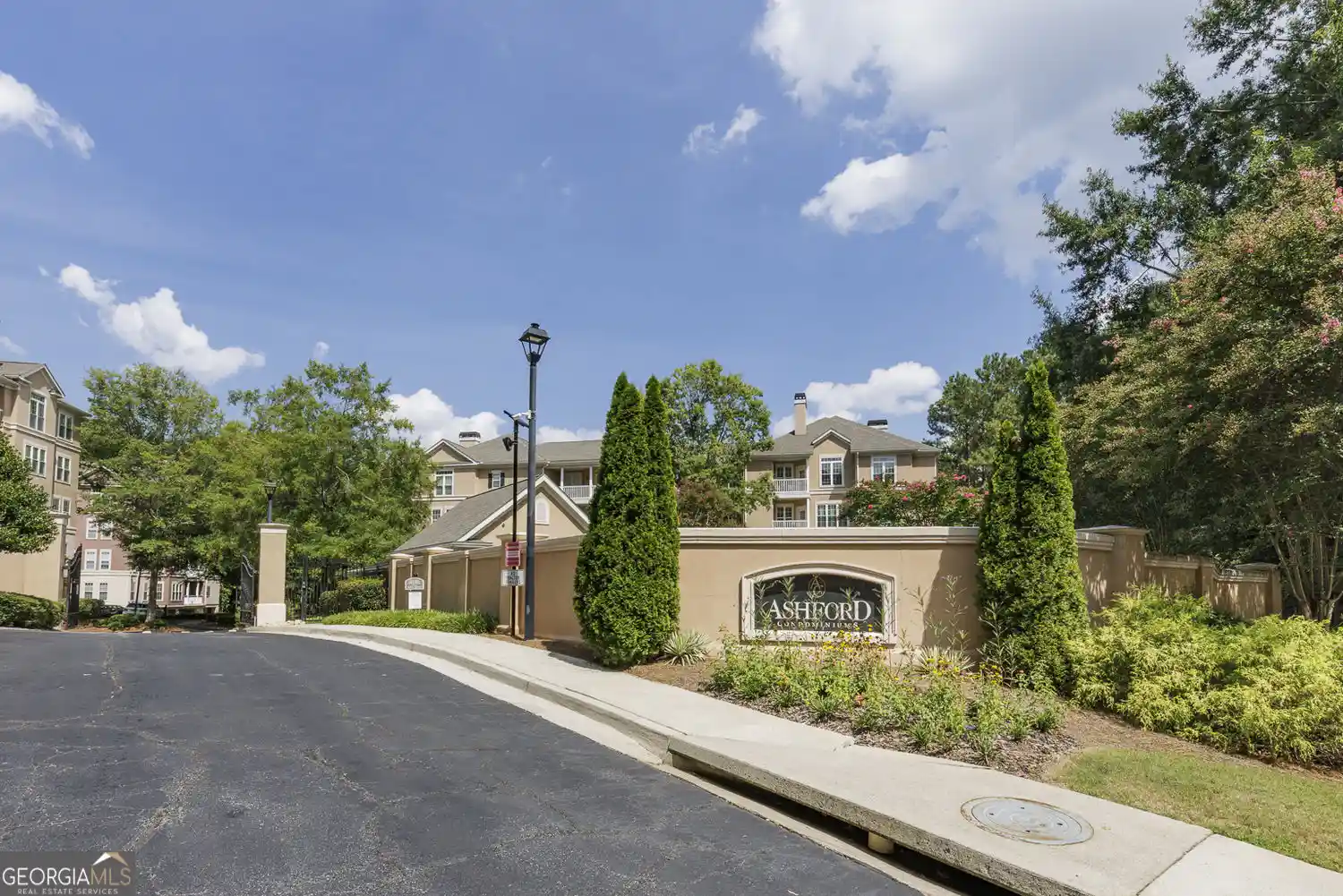 Listing Photo 26 - Condo for sale in 131 Ashford Cir located at 131 Ashford Cir, Dunwoody, GA 30338 - Unit #131