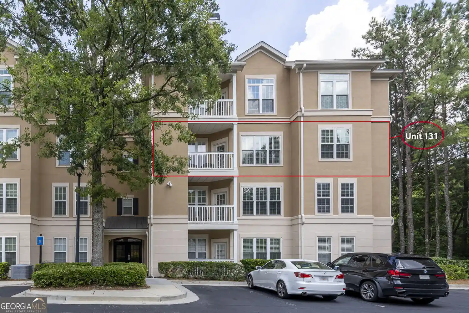 Listing Photo 2 - Condo for sale in 131 Ashford Cir located at 131 Ashford Cir, Dunwoody, GA 30338 - Unit #131