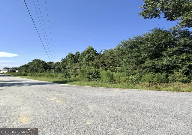 Photo 2 of Sale Pending at 4003 Sunni Ct, Macon, GA 31216 | MLS# 10833735 | Listing updated on 2026-09-10