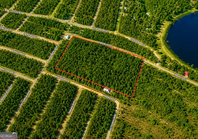 Photo 2 of Sale Pending at 237 N Francis St, Interlachen, FL 32148 | MLS# 10813155 | Listing updated on 2026-09-29