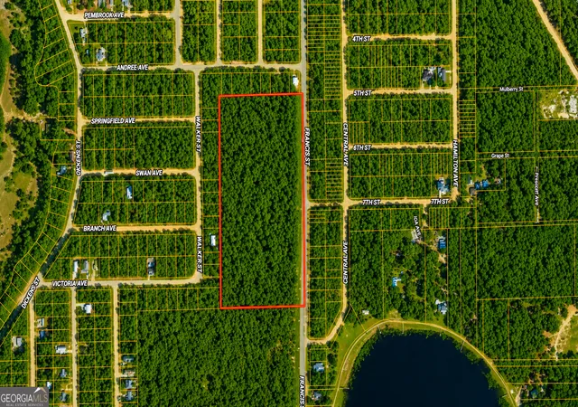 Photo 3 of Sale Pending at 237 N Francis St, Interlachen, FL 32148 | MLS# 10813155 | Listing updated on 2026-09-29