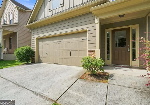 Photo 2 of Single family home for sale at 4128 Brynhill Ln, Buford, GA 30518 | MLS# 10826168 | Listing updated on 2026-09-17