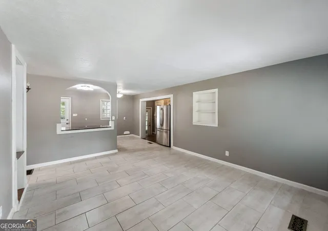 Photo 3 of Sale Pending at 2555 Cleveland Rd, Bogart, GA 30622 | MLS# 10824241 | Listing updated on 2026-09-18