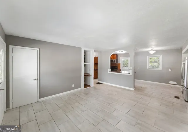 Photo 4 of Sale Pending at 2555 Cleveland Rd, Bogart, GA 30622 | MLS# 10824241 | Listing updated on 2026-09-18