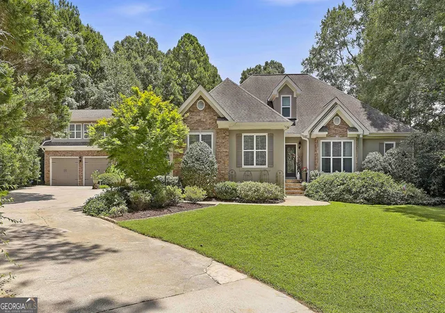 Photo 1 of Single family home for sale at 20 Clubview Ct, Newnan, GA 30265 | MLS# 10805633 | Listing updated on 2026-08-07