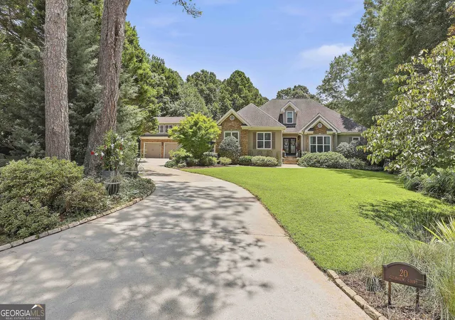 Photo 2 of Single family home for sale at 20 Clubview Ct, Newnan, GA 30265 | MLS# 10805633 | Listing updated on 2026-08-07