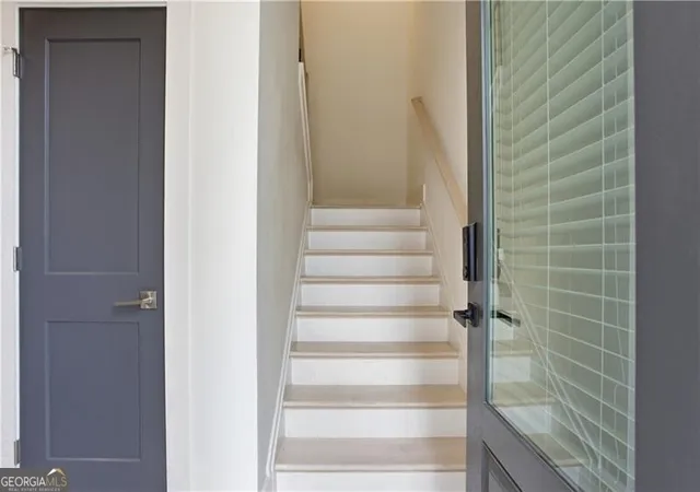 3rd image of 1171 State St Nw #UNIT B, Atlanta, GA 30318 | MLS# 10759340