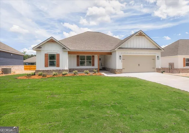Photo 2 of Sale Pending at 208 Hampton Chase, Perry, GA 31069 | MLS# 10813223 | Listing updated on 2026-08-17