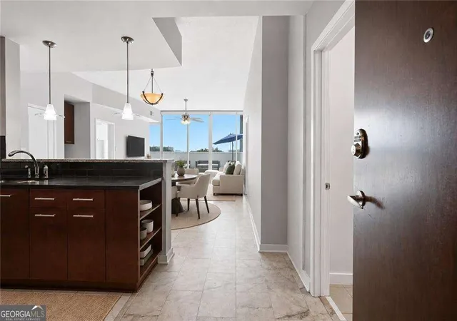 Photo 3 of Condo for sale at 3324 Peachtree Rd Ne #814, Atlanta, GA 30326 | MLS# 10789233 | Listing updated on 2026-09-10
