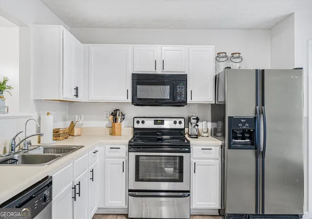 Photo 4 of Townhouse for sale at 3342 Waldrop Trl, Decatur, GA 30034 | MLS# 10833471 | Listing updated on 2026-08-26
