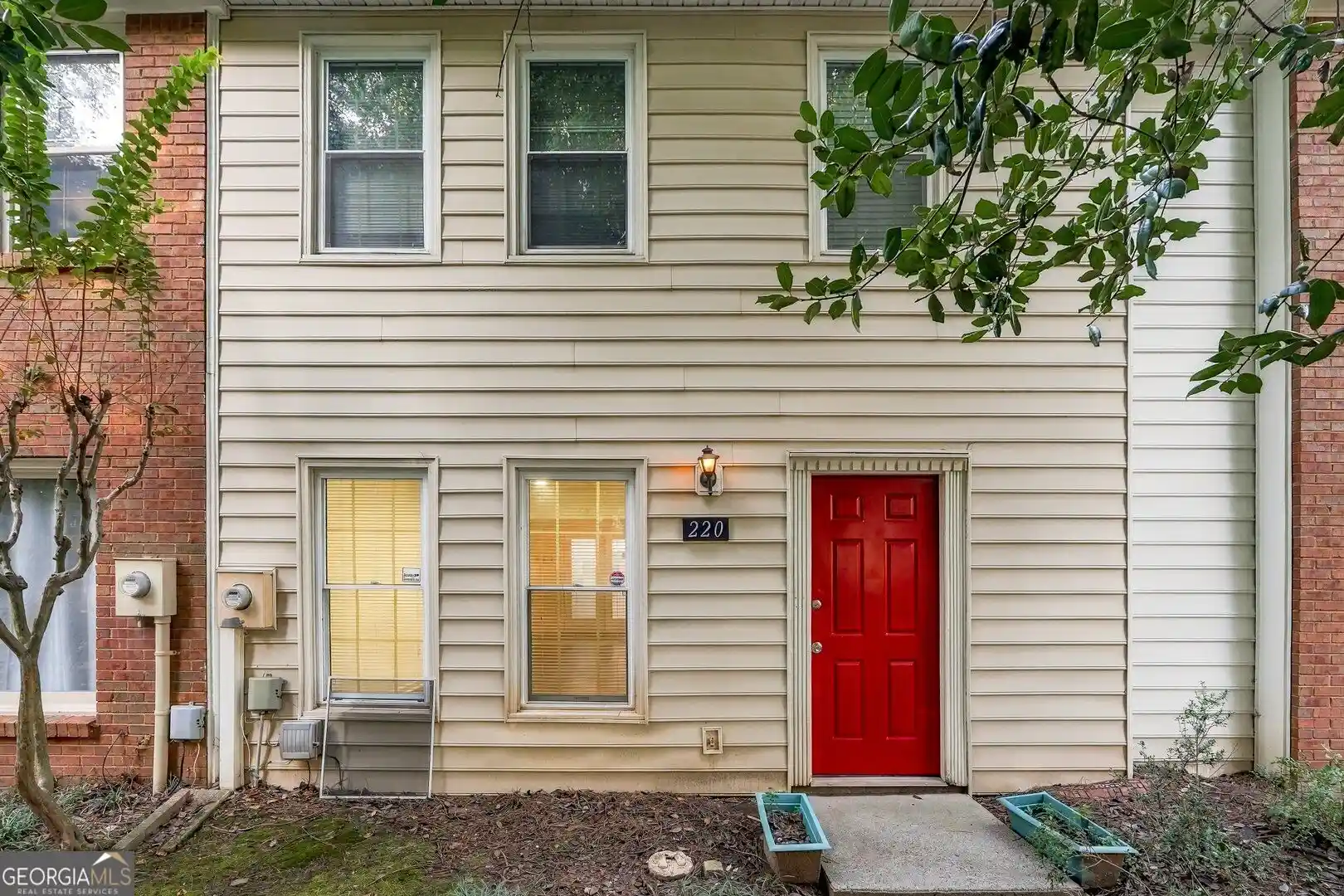 Townhouse for sale at 220 Chads Frd Way, Roswell, GA 30076 | MLS# 10871058