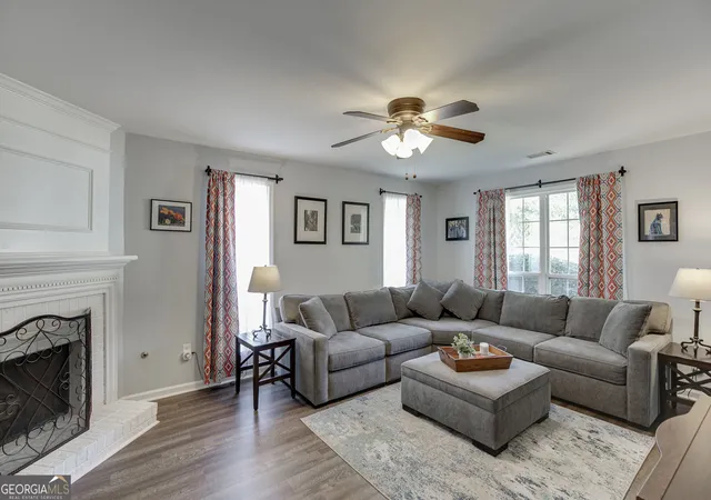 Photo 3 of Sale Pending at 5258 Underhill Ln, Sugar Hill, GA 30518 | MLS# 10830768 | Listing updated on 2026-09-02