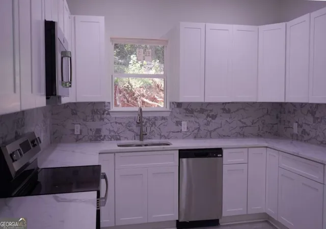 Photo 4 of Single family home for sale at 378 Rue Cezzan, Lavonia, GA 30553 | MLS# 10829135 | Listing updated on 2026-09-19