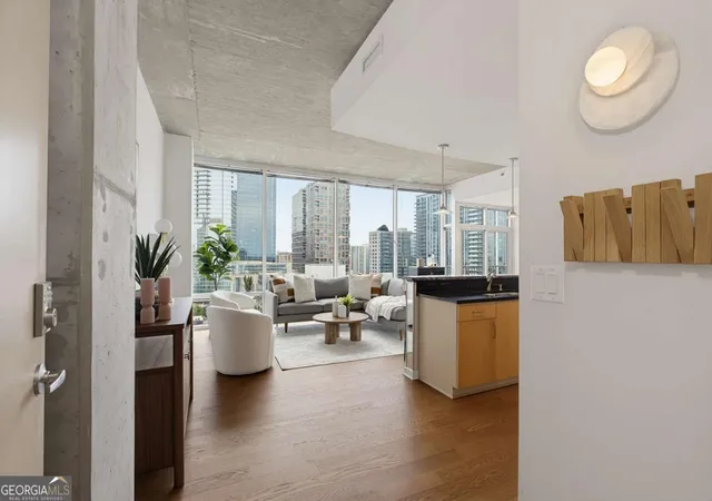 Photo 3 of Condo for sale at 943 Peachtree St NE #1218, Atlanta, GA 30309 | MLS# 10821359 | Listing updated on 2026-10-02