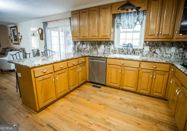Photo 3 of Single family home for sale at 4450 Bay Creek Rd, Loganville, GA 30052 | MLS# 10801807 | Listing updated on 2026-08-27